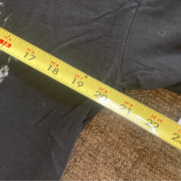 Edgy Black T-Shirt with Red Lips and Money Graphic - Picture 5 of 5